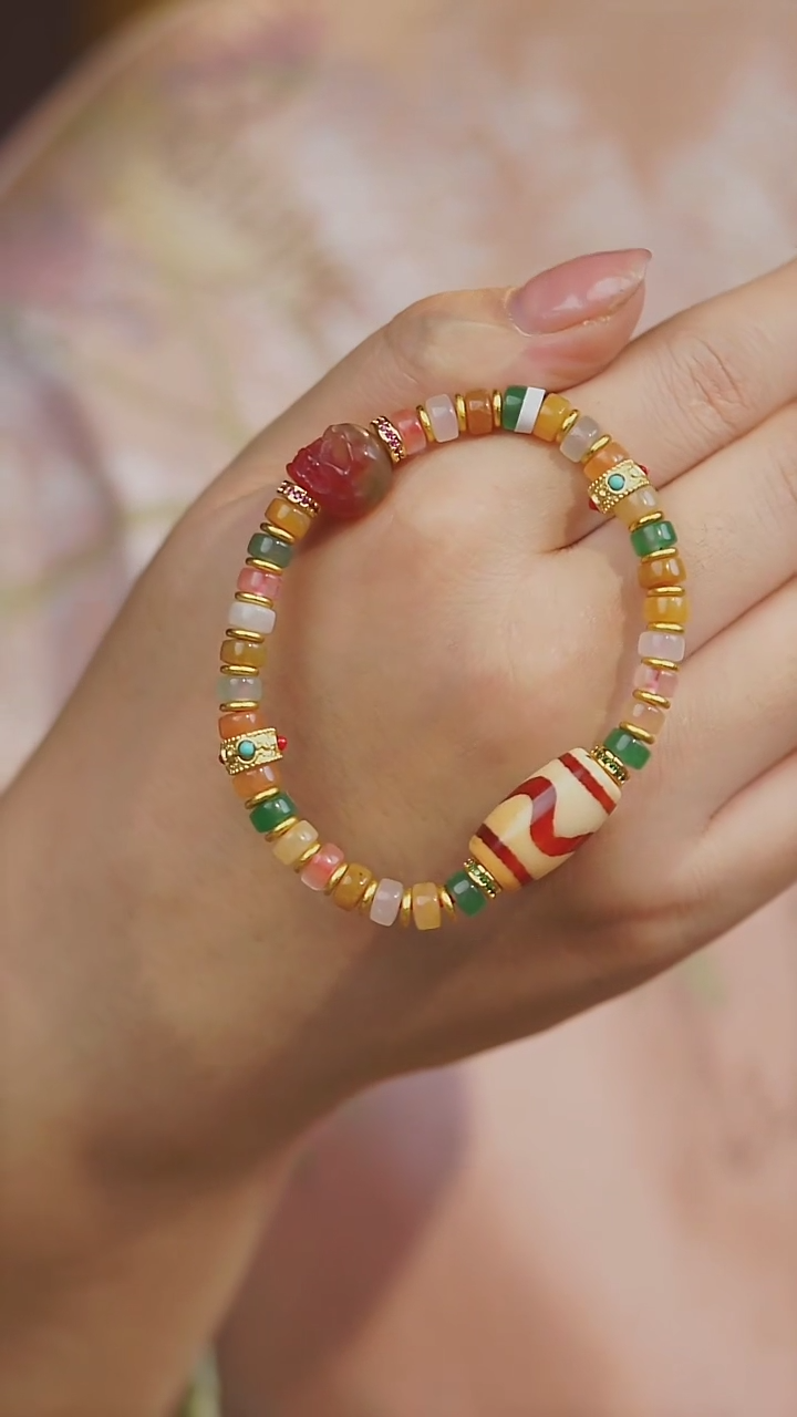 【闪购商品】玛瑙/玉髓手串未镶嵌多样性发其一