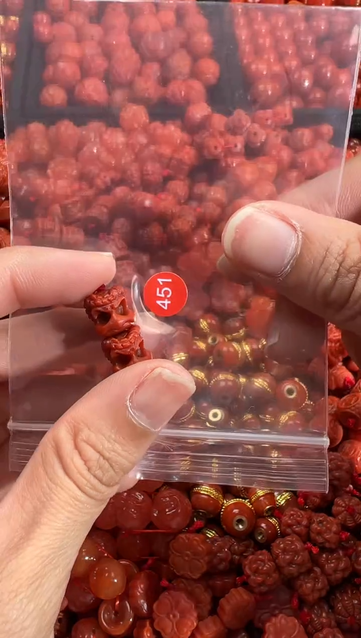 南红玛瑙未镶嵌颈饰1