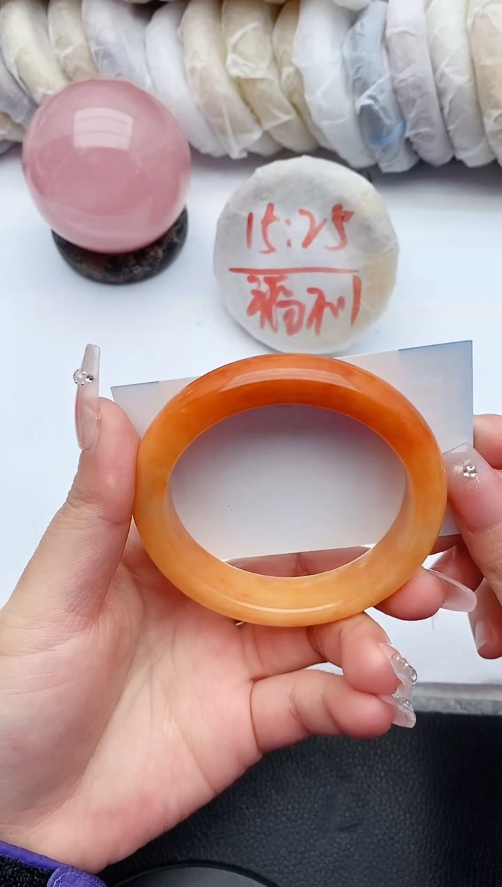 【闪购商品】石英质玉手镯未镶嵌58+57/58