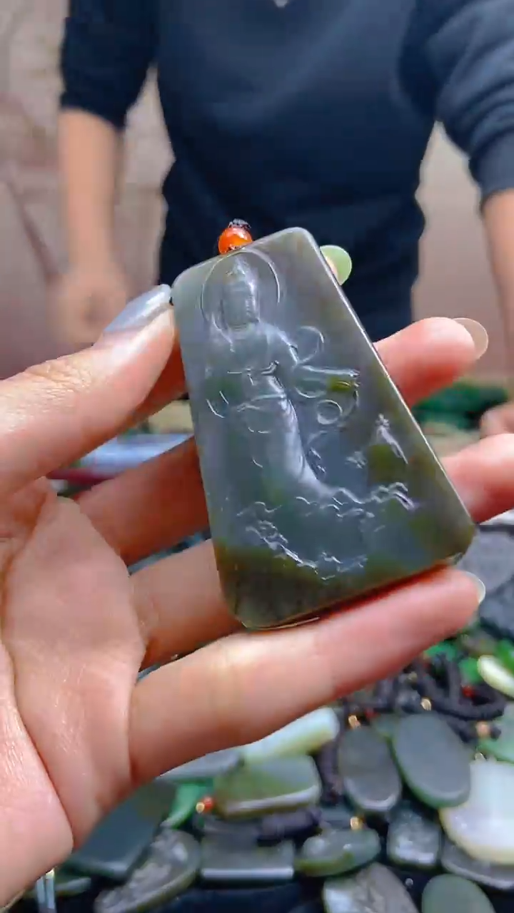 颈饰未镶嵌和田玉1