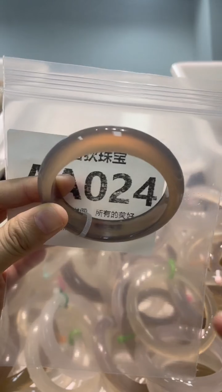 手镯玛瑙/玉髓未镶嵌AA024