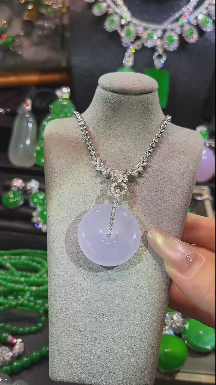 【闪购商品】翡翠吊坠(不含链)18K金镶嵌吊坠