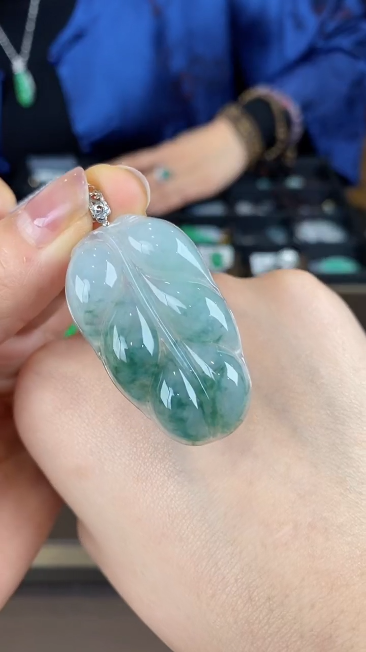 【闪购商品】翡翠吊坠(不含链)18K金镶嵌翡翠叶子