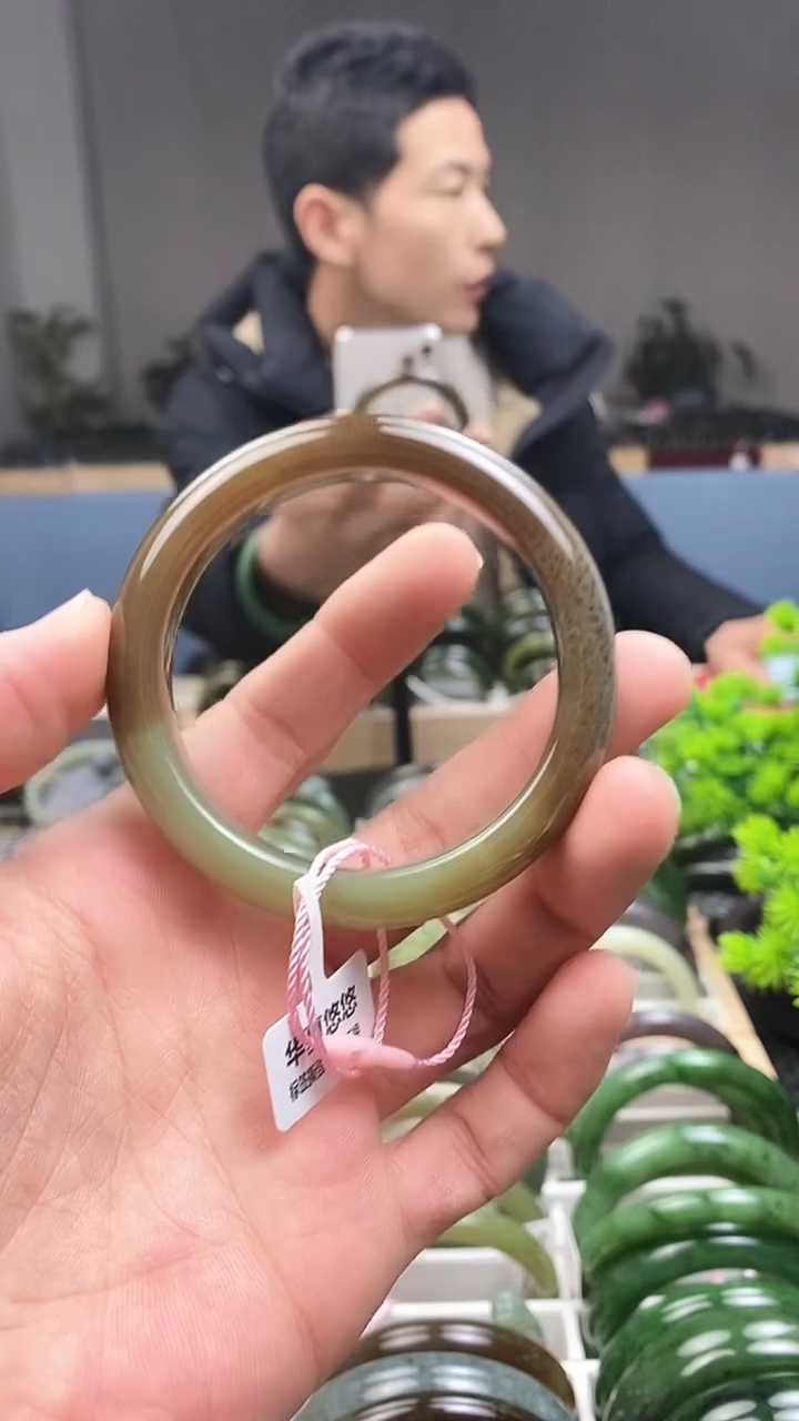 【闪购商品】和田玉手镯未镶嵌56.8