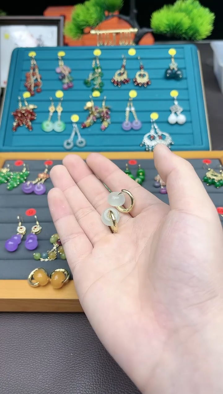 【闪购商品】玛瑙/玉髓耳钉银S925镶嵌蓝色耳包