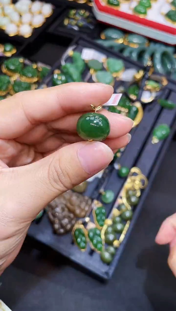 和田玉18K金镶嵌吊坠(赠链)16MM 多样性发一