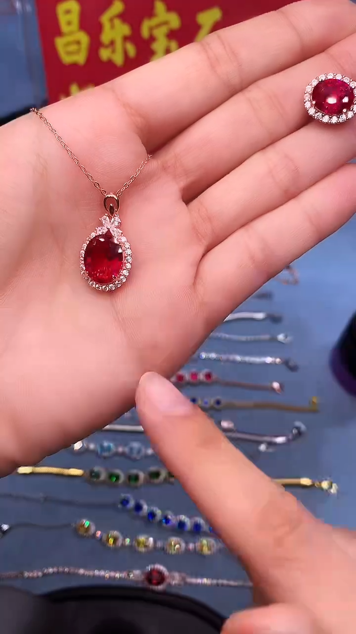 【闪购商品】红宝石吊坠(赠链)银S925镶嵌111111