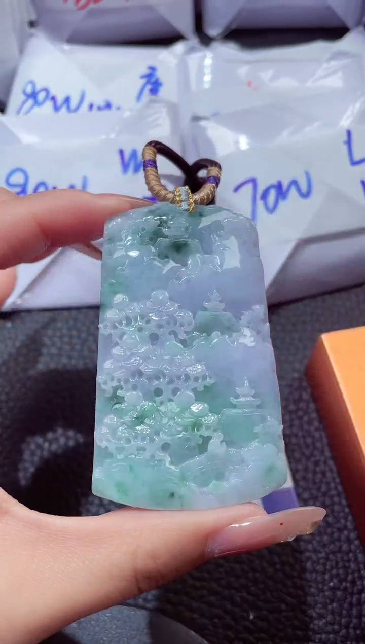 颈饰未镶嵌翡翠20260103