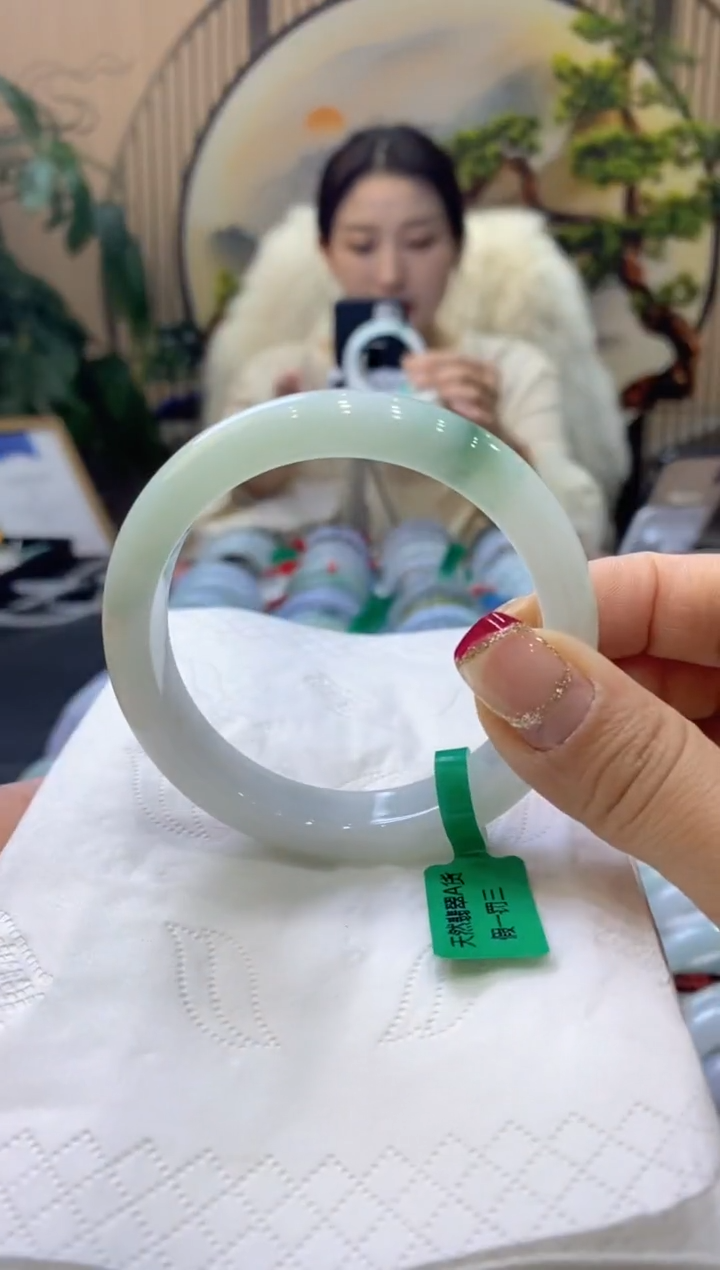 【闪购商品】翡翠手镯未镶嵌99903658