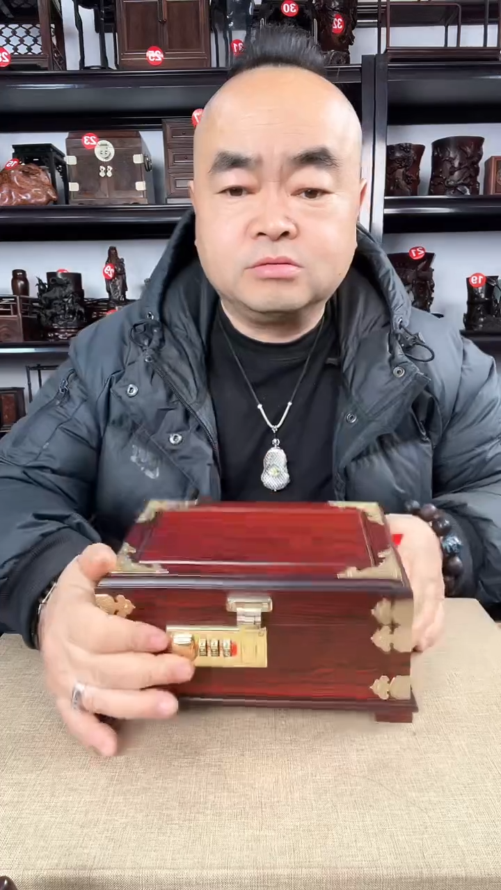 【闪购商品】木79瑕疵老李红木工艺品