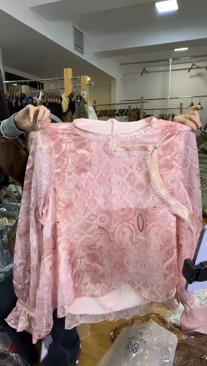 上衣       XL码      120-130斤