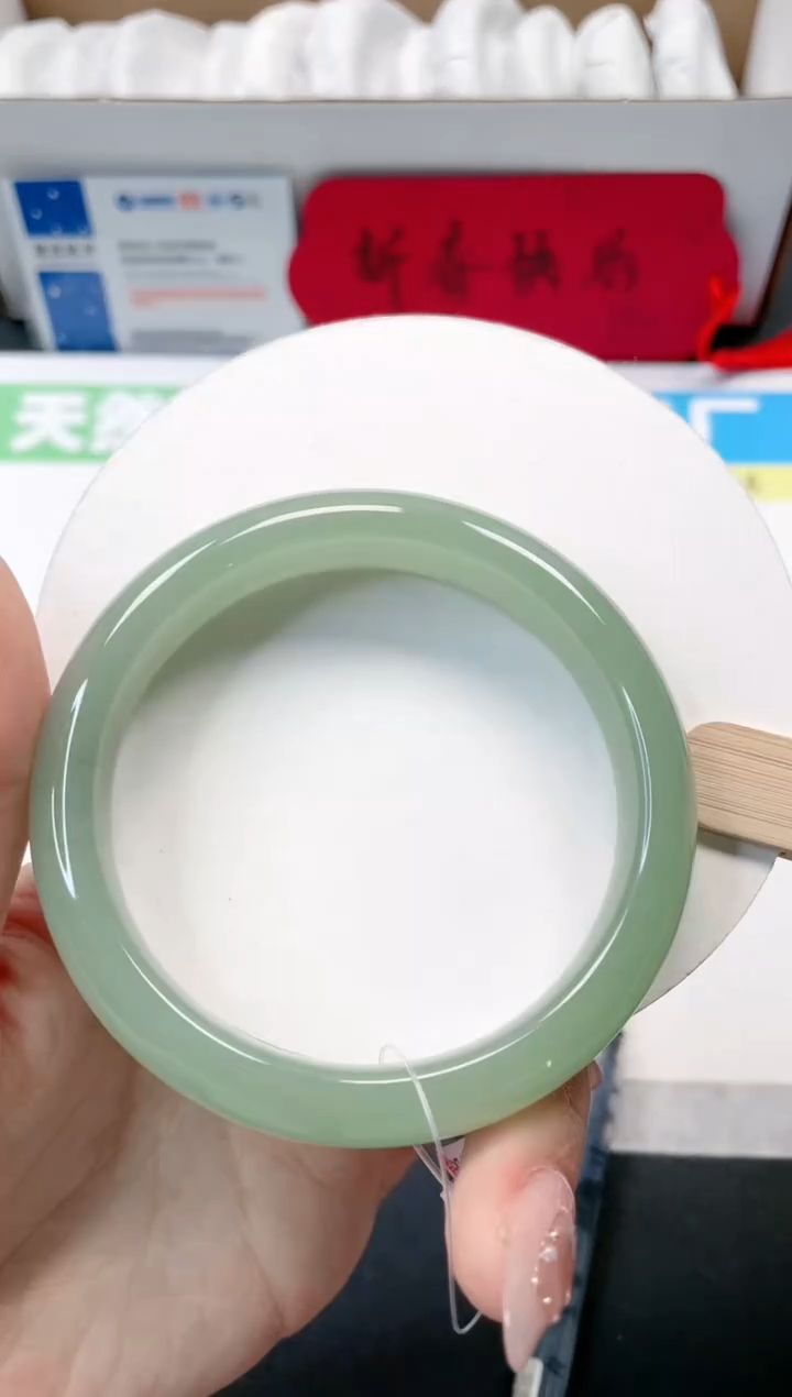 【闪购商品】石英质玉手镯未镶嵌74-60