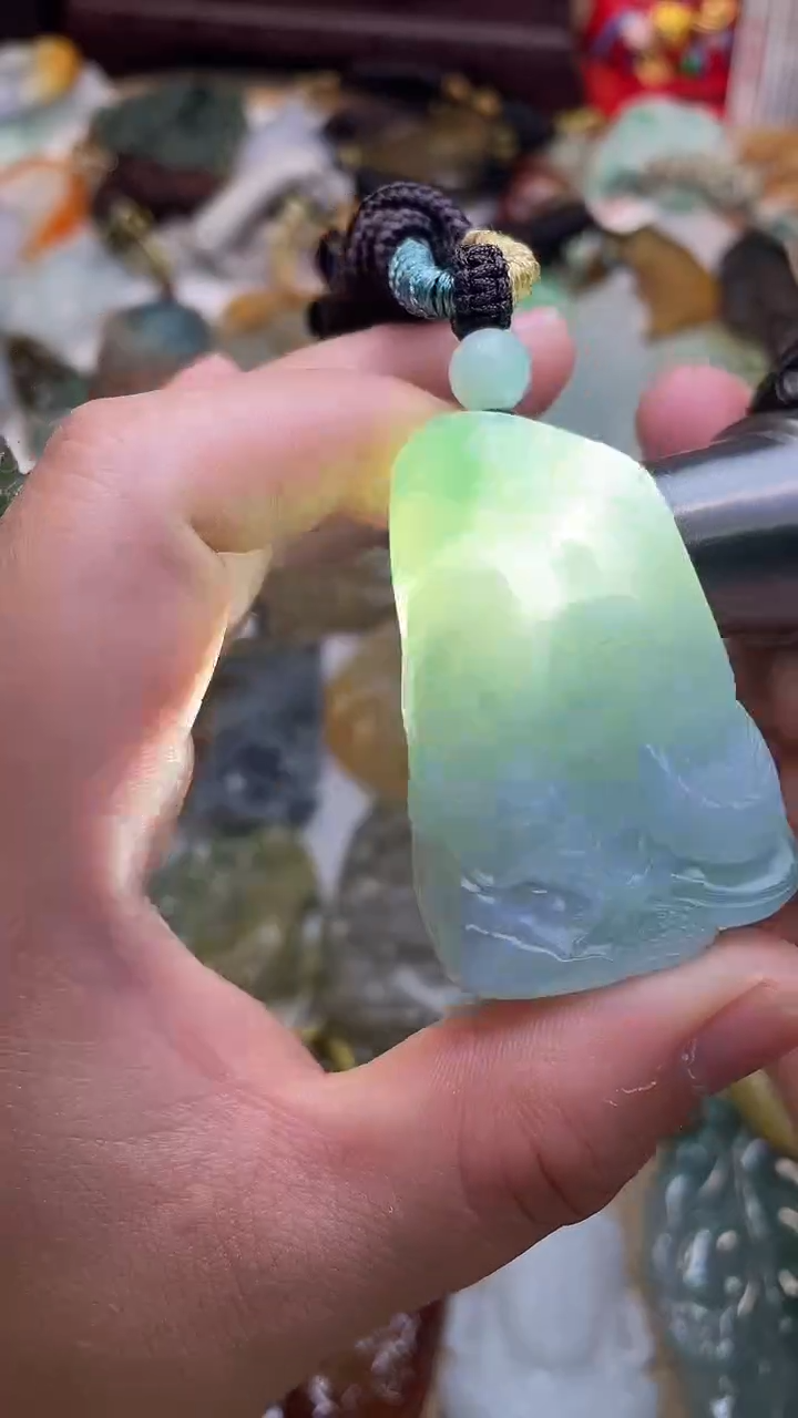 颈饰未镶嵌翡翠1