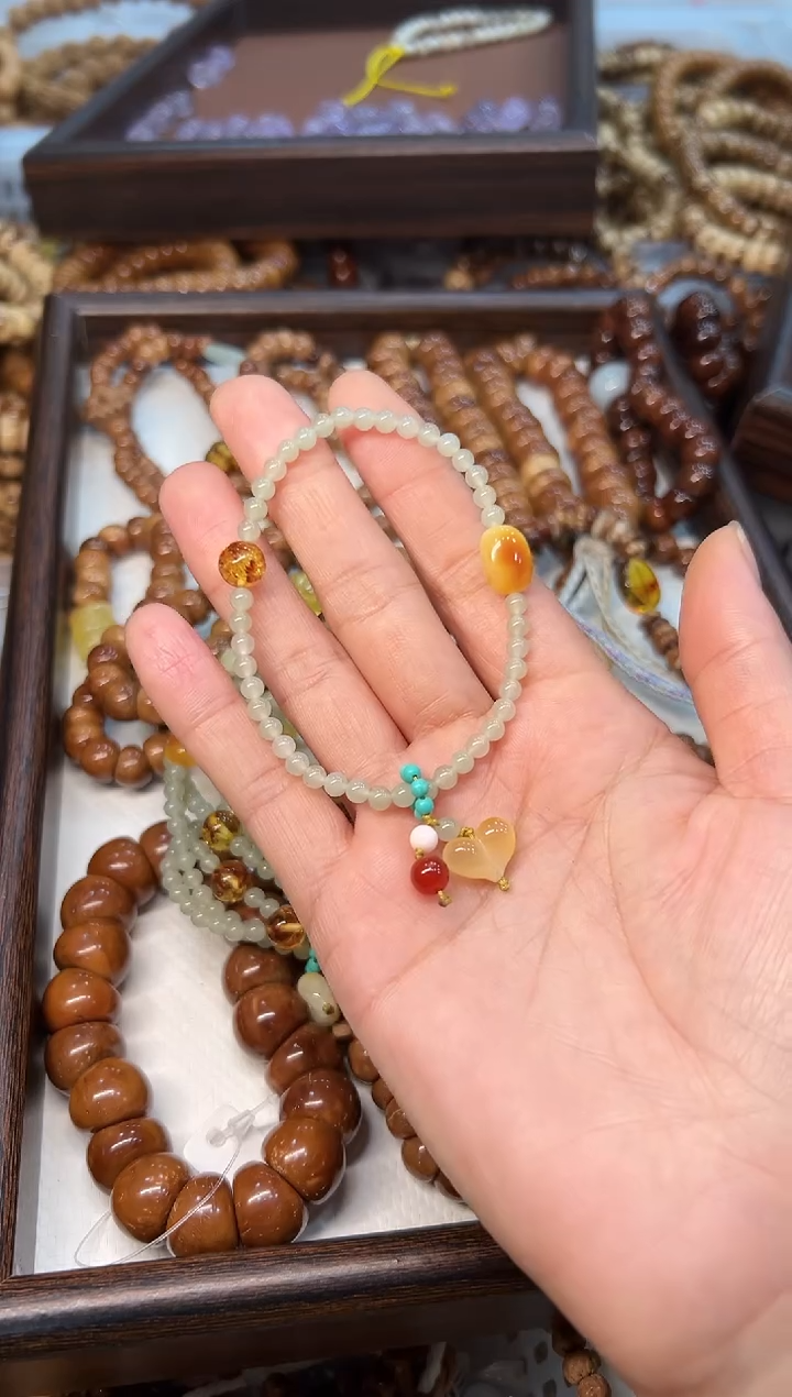 未镶嵌手链和田玉卡4mm【蜜蜡爱心】设计款 单圈