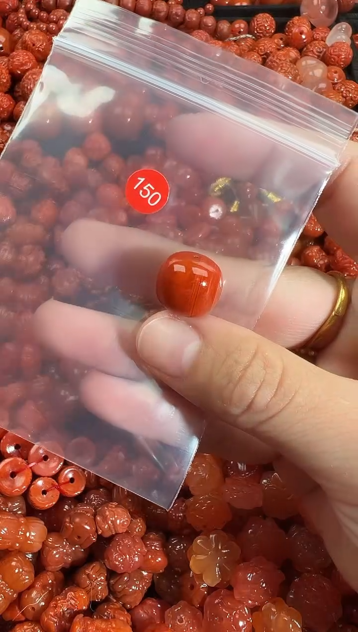 颈饰未镶嵌南红玛瑙1