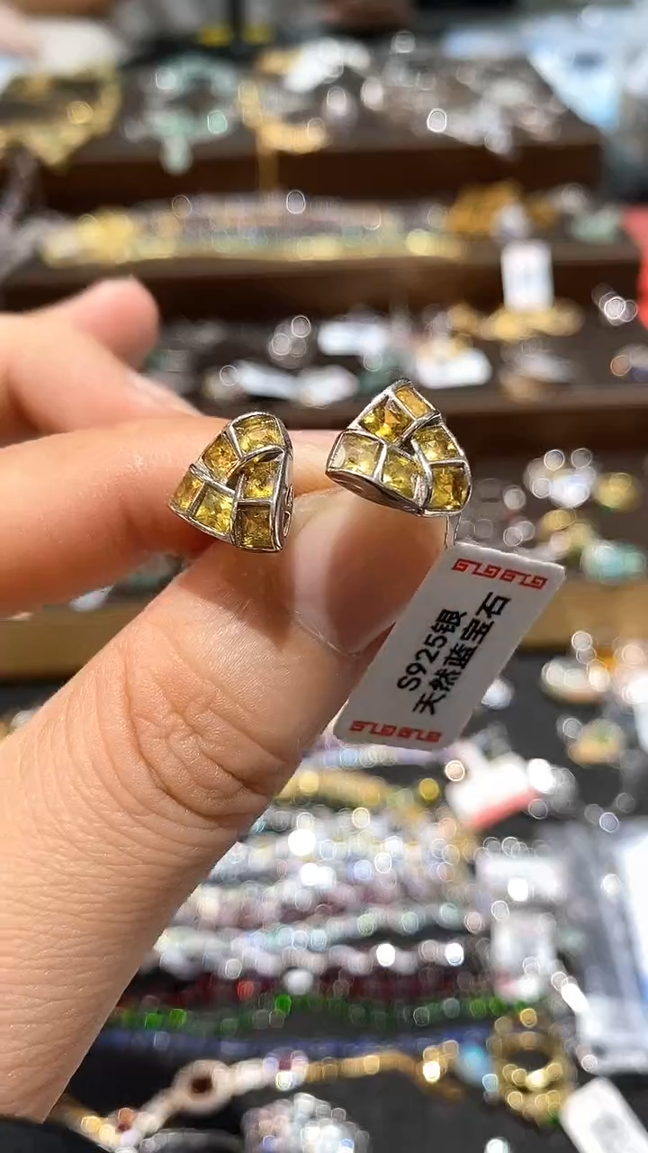 【闪购商品】蓝宝石耳饰银S925镶嵌耳钉