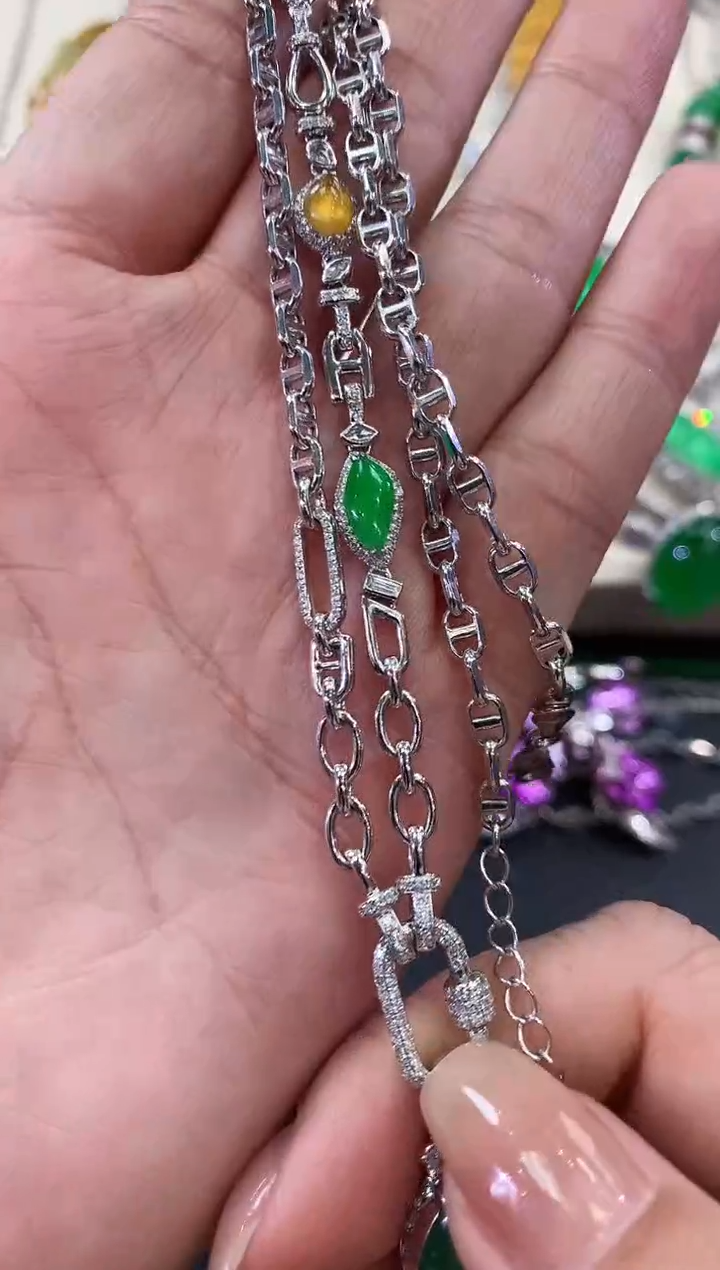 【闪购商品】翡翠吊坠(不含链)18K金镶嵌 B35