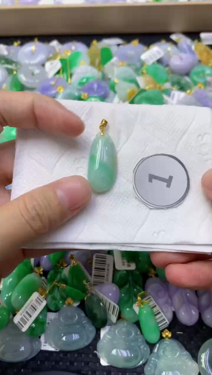 颈饰未镶嵌翡翠天然缅甸翡翠A货