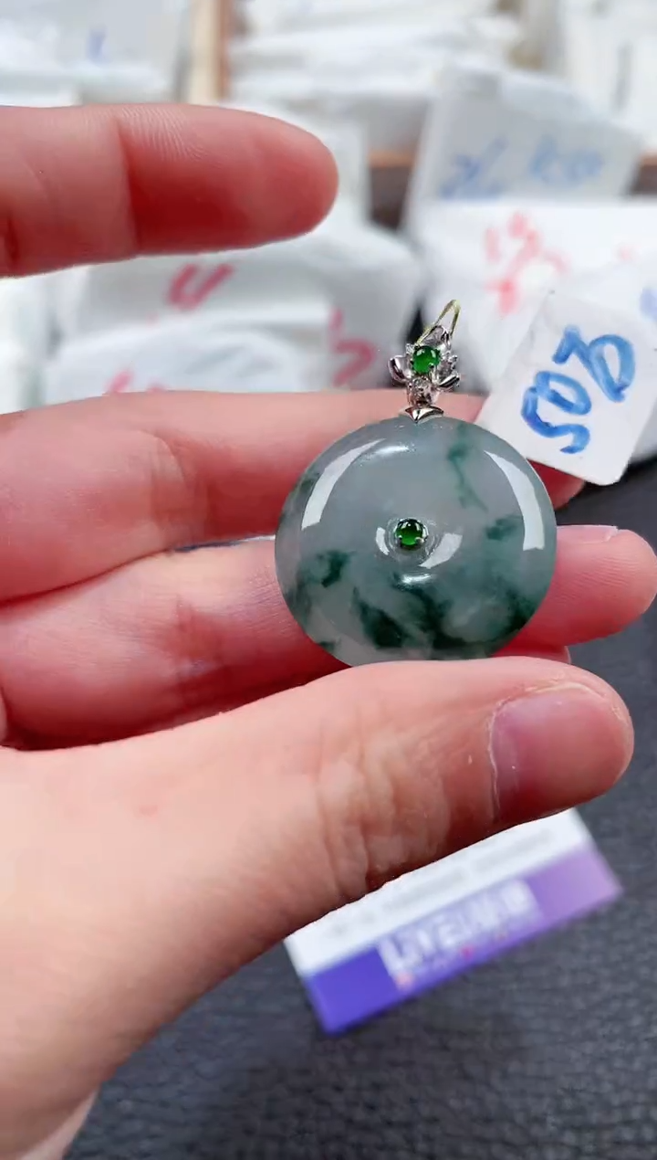 【闪购商品】翡翠颈饰18K金镶嵌00009410