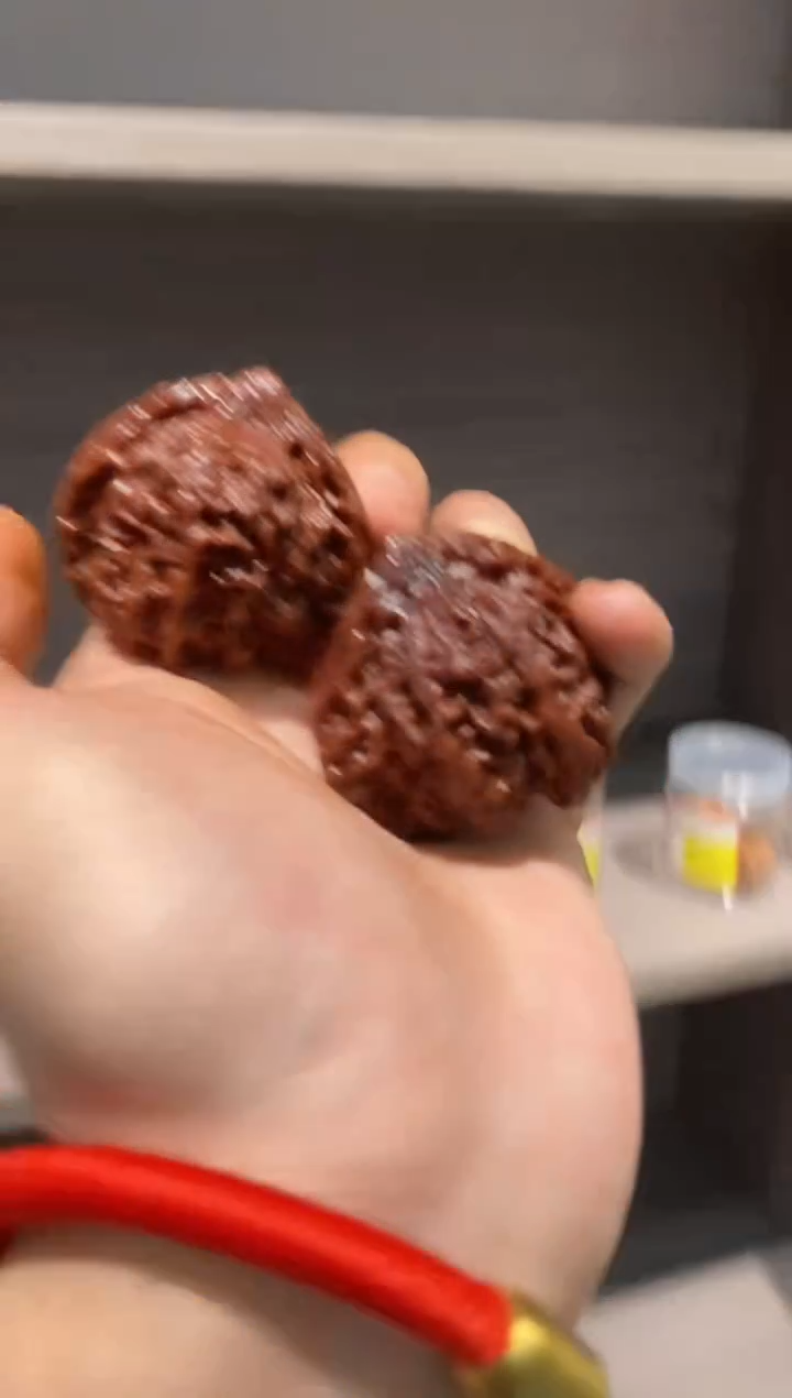 文玩核桃把件红核桃全品满天星45