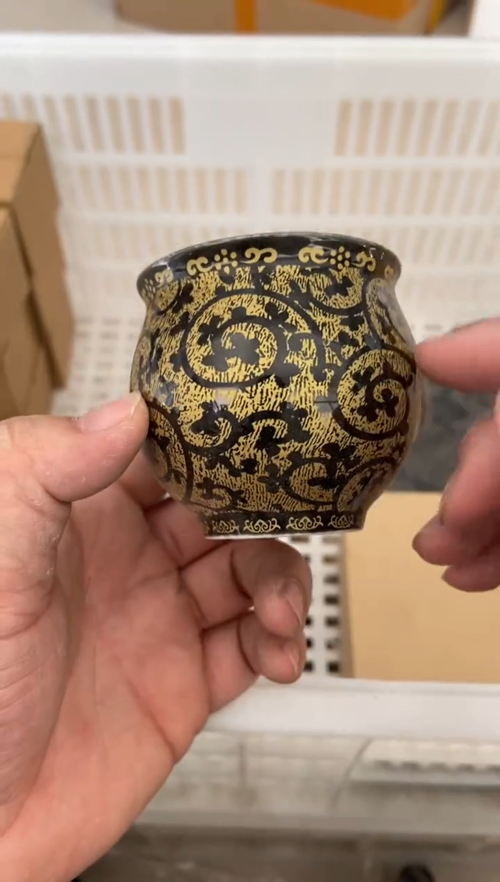 无运费险有瑕疵的摄影的产品有使用过的痕迹有点脏介意勿拍