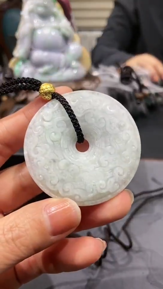 颈饰未镶嵌翡翠（**?翡翠