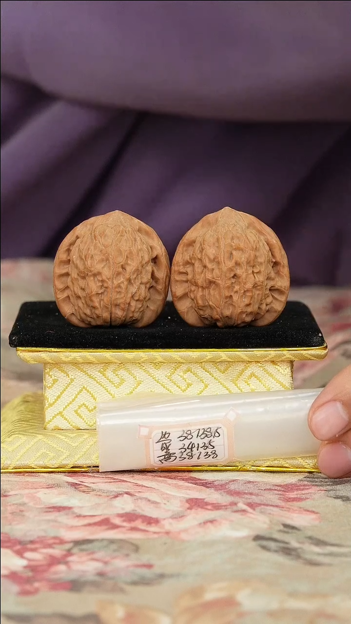 文玩核桃把件非嫁接将军帽