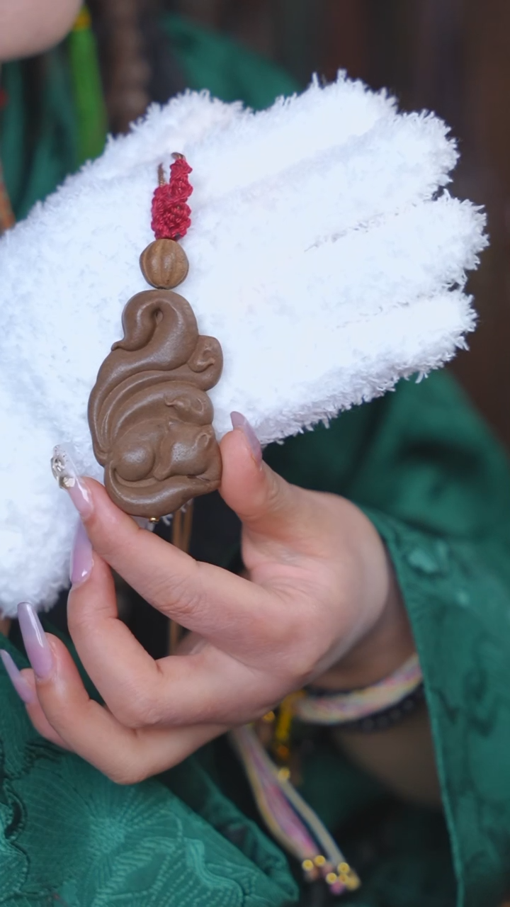 【闪购商品】泥塑生命之光九尾灵狐脖挂款式