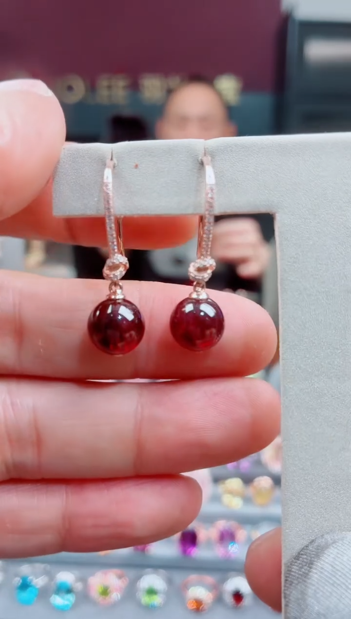 银S925镶嵌耳钉石榴石石榴石耳钉