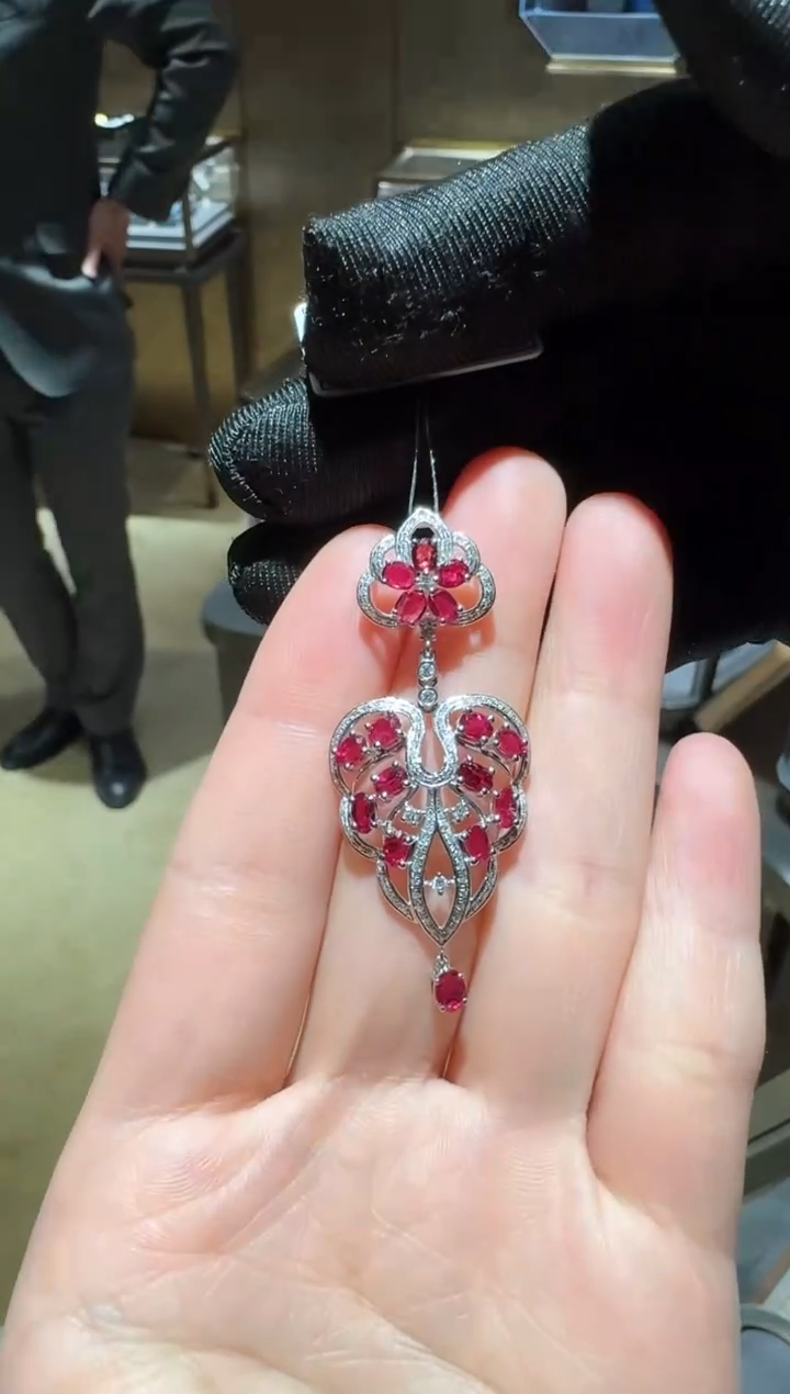 【闪购商品】红宝石吊坠(不含链)18K金镶嵌27【】主石：2.8ct