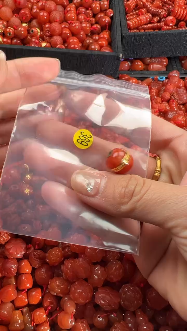 【闪购商品】南红玛瑙颈饰未镶嵌1