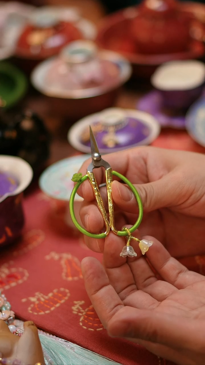 【闪购商品】摆件手工编织绿色咪咪剪刀