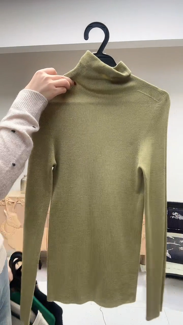 牛油果绿高领修身羊毛打底