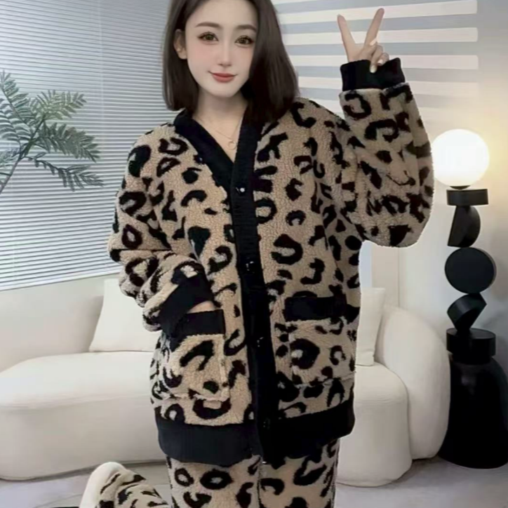 珊瑚绒睡衣女款加厚加绒保暖半边绒家居服宽松套装冬天可外穿