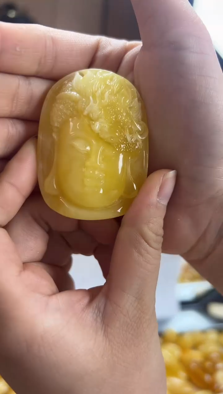 【闪购商品】琥珀裸石未镶嵌蜜蜡吊坠