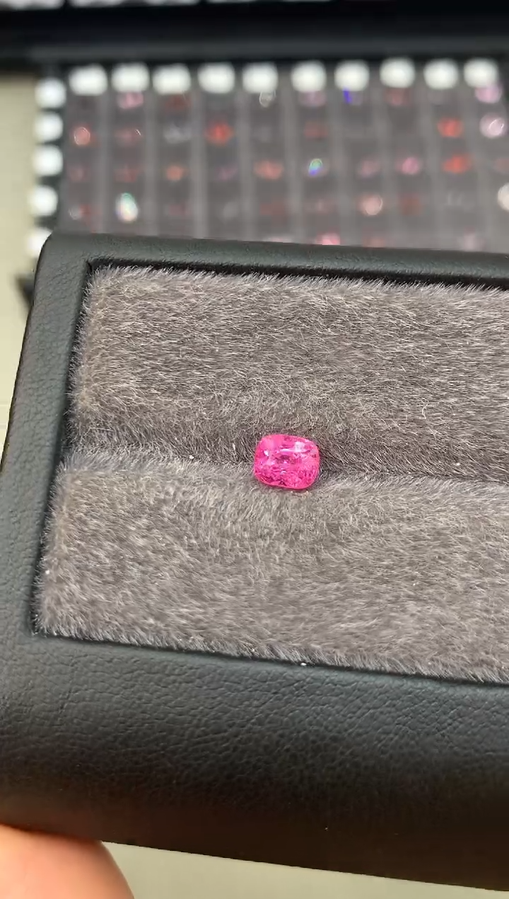 【闪购商品】定制尖晶石裸石未镶嵌1.05ct 绝地武士