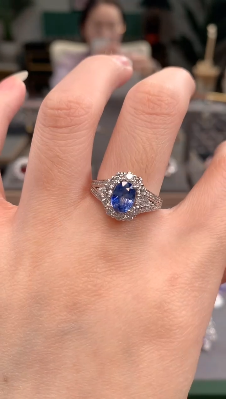 【闪购商品】蓝宝石戒指18K金镶嵌蓝宝石