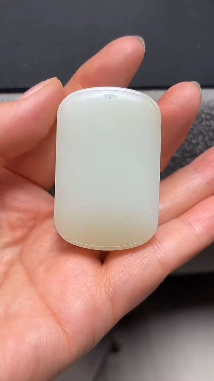 颈饰未镶嵌和田玉.