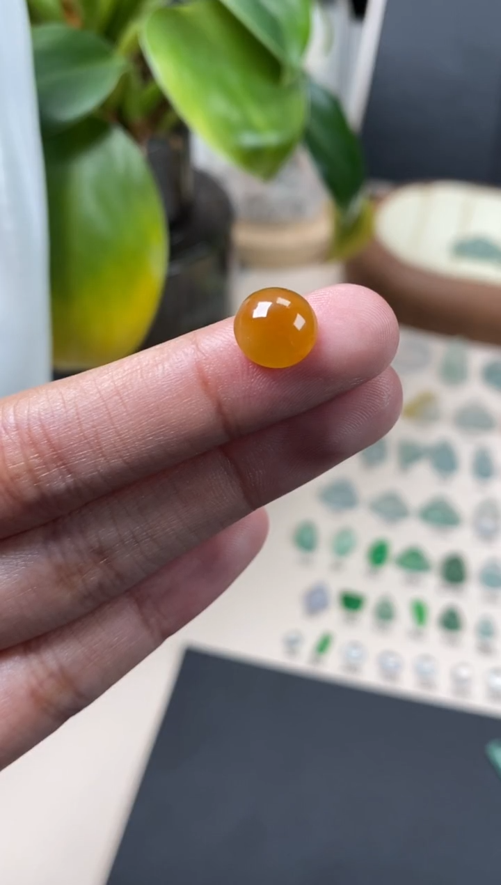 【闪购商品】翡翠颈饰未镶嵌翡翠冰黄蛋面