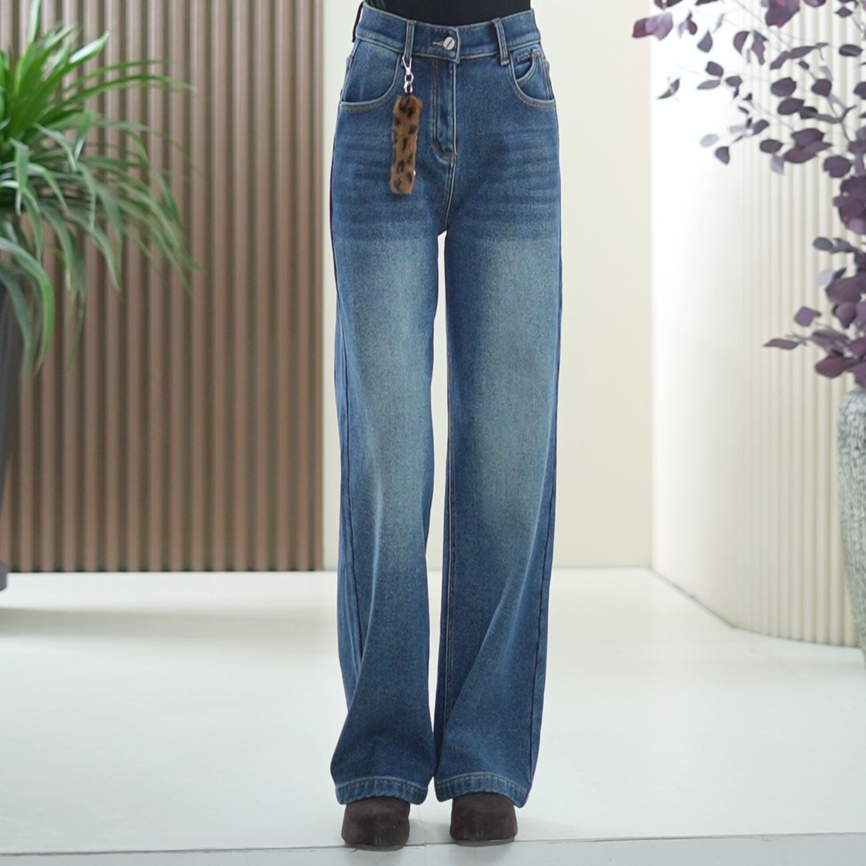 【 加绒牛仔裤】复合一体密密绒送挂件大码弹力直筒保暖冬季长裤女