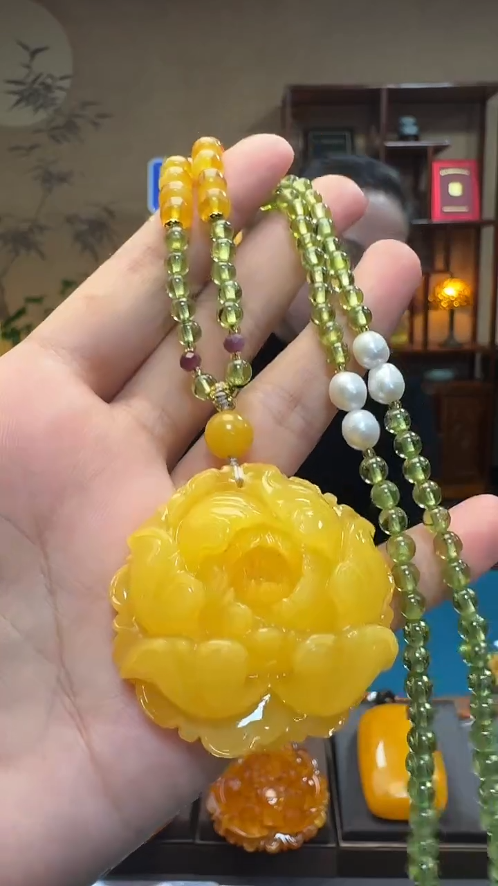 琥珀吊坠(赠链)未镶嵌天然保真蜜蜡牡丹花套装（送链子）