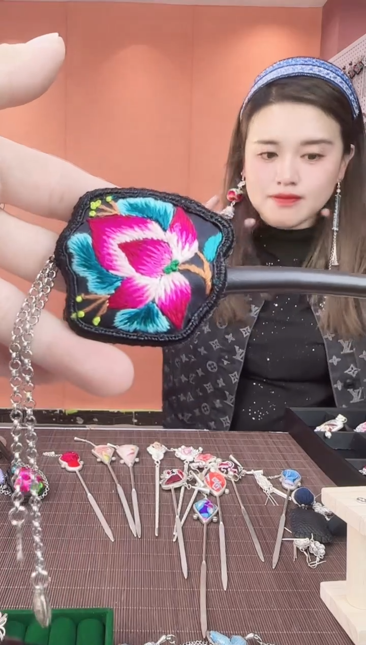 【闪购商品】织绣非遗手工刺绣发簪