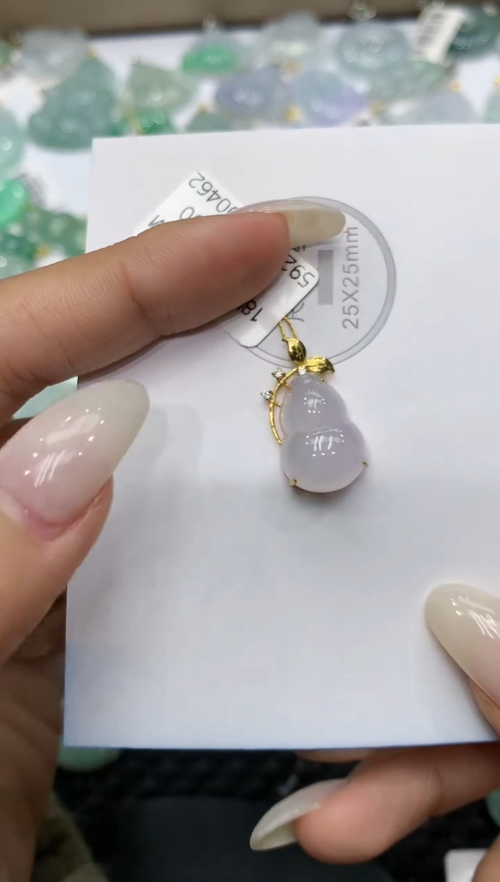 颈饰18K金镶嵌翡翠111111111111