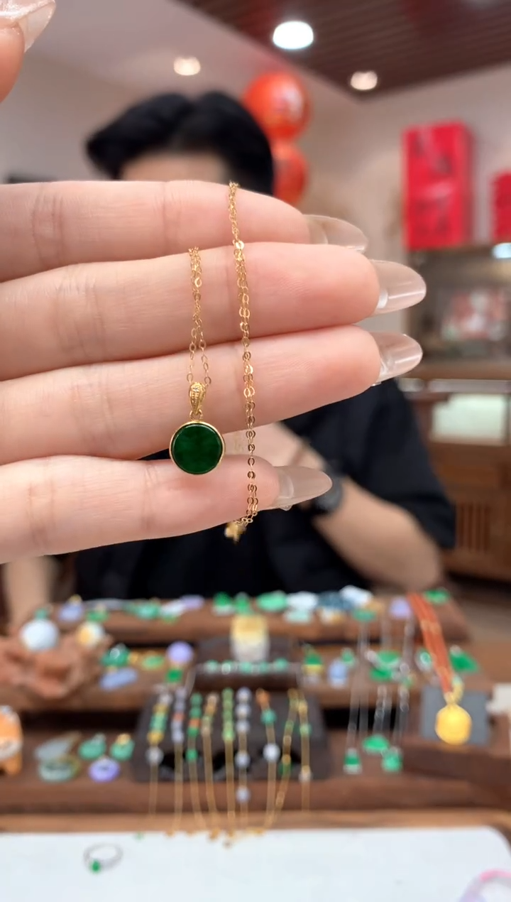 【闪购商品】翡翠套链18K金镶嵌圆牌