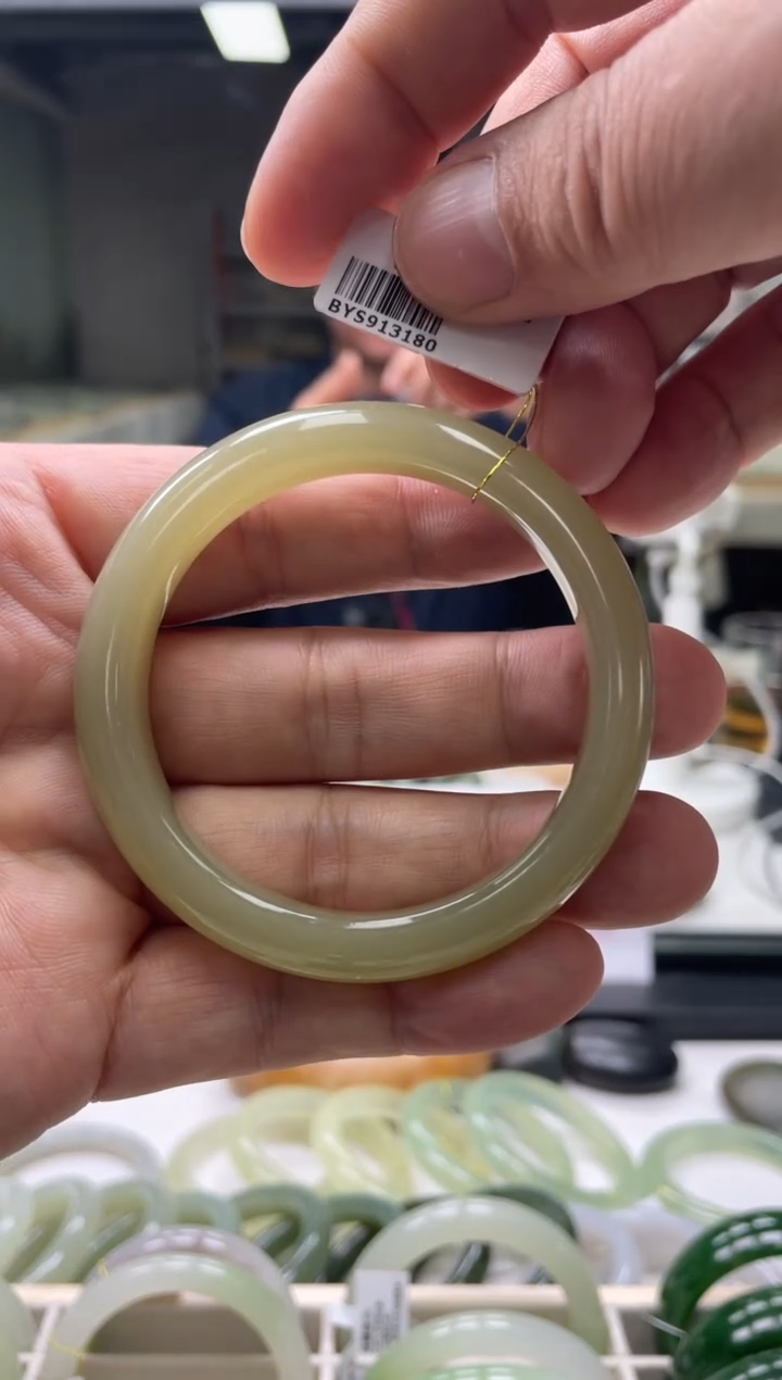 【闪购商品】和田玉手镯未镶嵌编码 3180圈口54-55