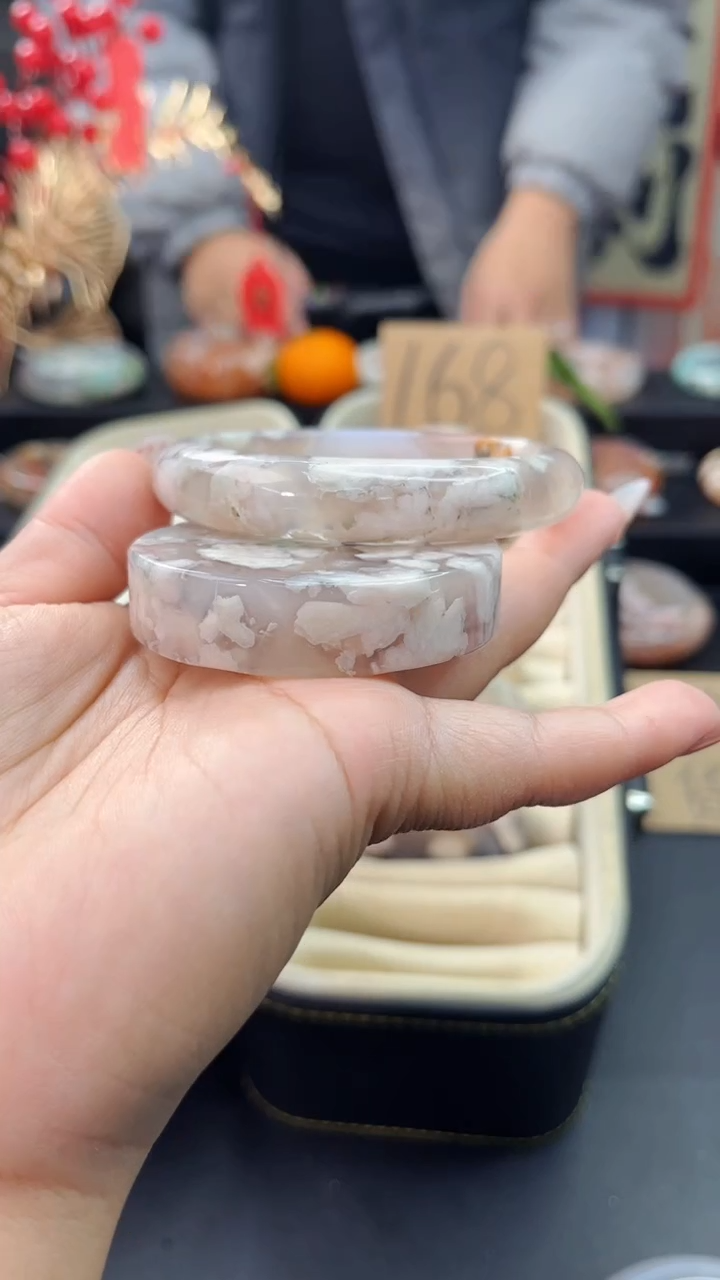 【闪购商品】石英质玉手镯未镶嵌赠送镯心（圈口）59