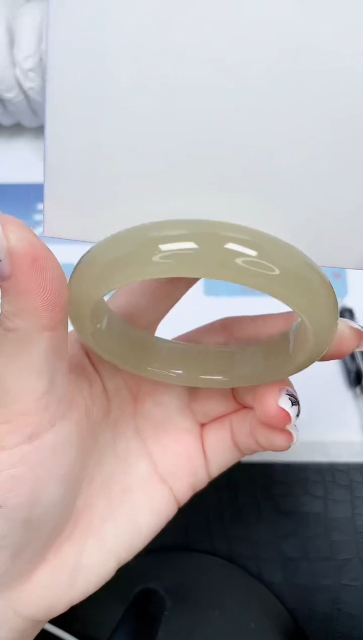 【闪购商品】石英质玉手镯未镶嵌197-56.2