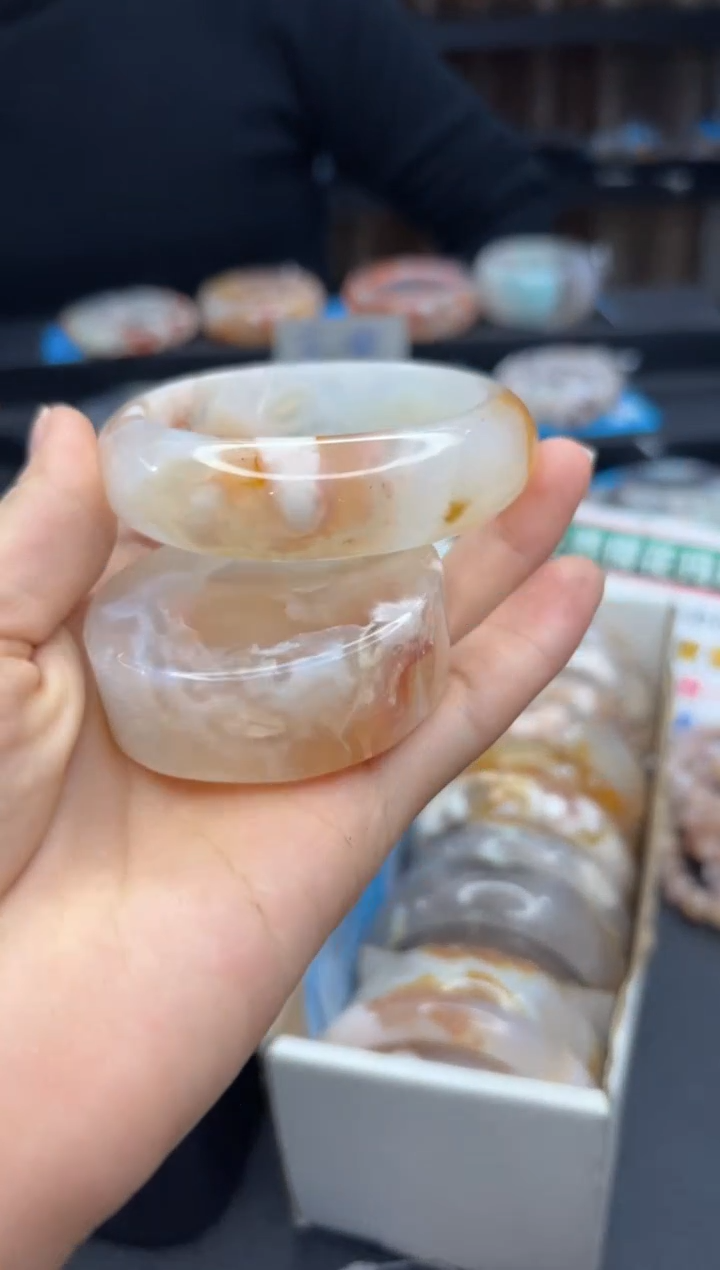 【闪购商品】石英质玉手镯未镶嵌1536（54圈贈送鐲心）