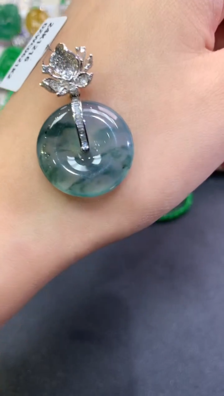 【闪购商品】翡翠吊坠(不含链)18K金镶嵌q66        