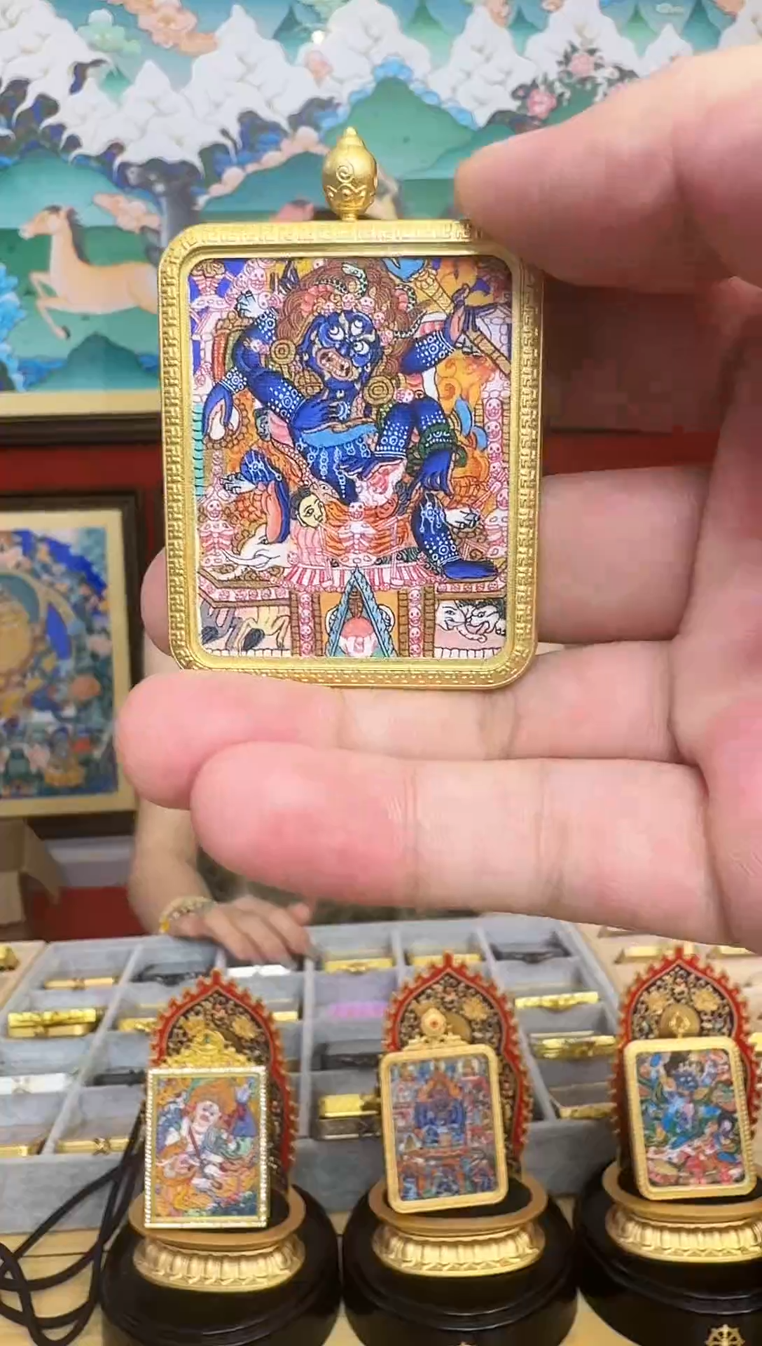 吊坠大黑老师-热贡纯手绘-卓玛